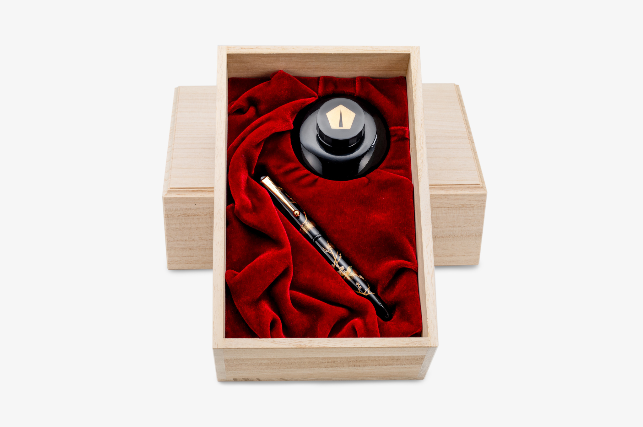 Namiki - Yukari Maki-e Apricot Tree and Warbler