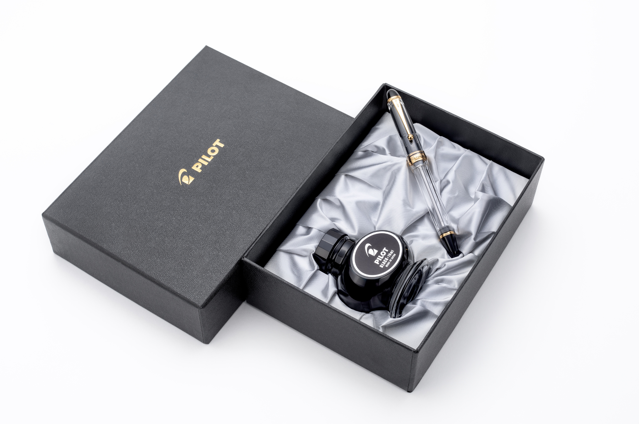 Pilot Custom - 823 Transparent Clear 14 Karat Gold Medium Nib Fountain Pen - Image 7