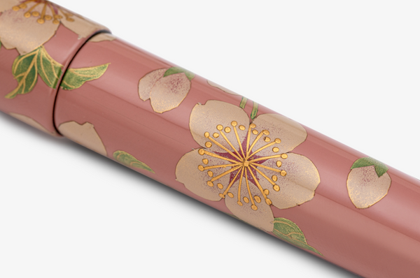 Taccia - Mizuki Maki-e Urushi Fountain Pen | Sakura