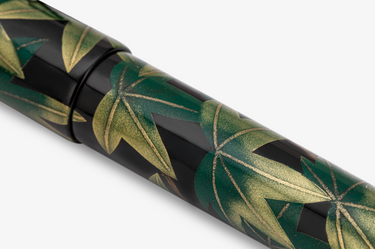Taccia - Mizuki Maki-e Urushi Fountain Pen | Natsu-momiji