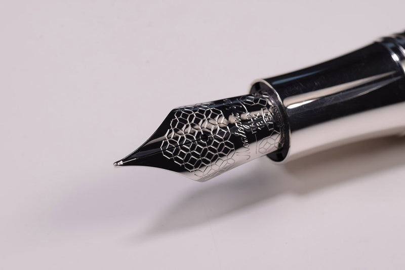 Montegrappa extra 8 otto Fountain Pen - gold Nib | Pen Venture - Passion for Luxury