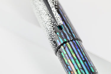 Taccia - Empress Miyabi Maki-e Winter Breath (Large 18k Nib)